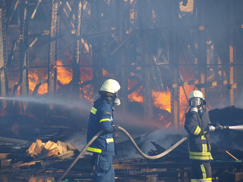 Grossbrand Holzlager Siegburg Industriestr P310.JPG